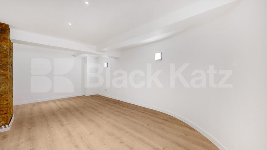  beautifully refurbished live/work one-bedroom apartment, Springfield House lofts - Tyssen Street, Dalston